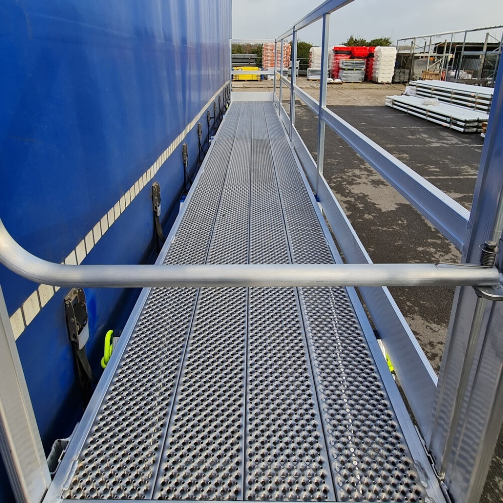 Plateforme quai de déchargement longueur 6m x 0,7m hauteur de plancher à 1,4m